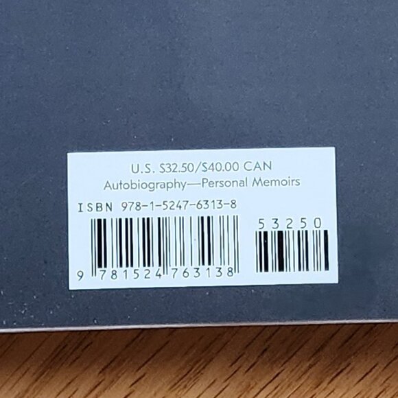 Becoming Hardcover By Michelle Obama - Picture 8 of 8